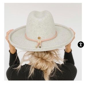 - Gigi PIP Cara Loren Pencil Brim Hat- new with tags and original box